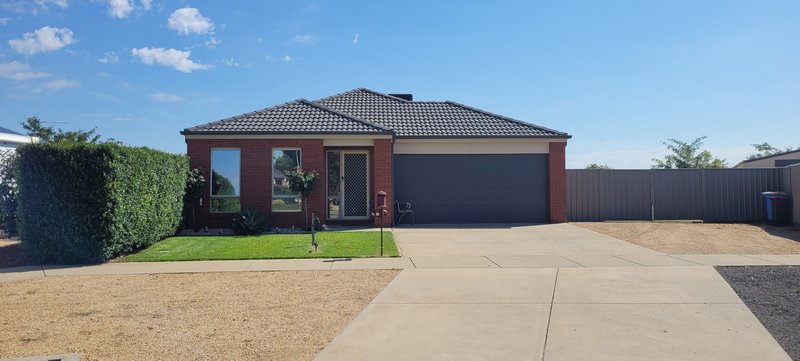 Photo - 18 Killarney Crescent, Tatura VIC 3616 - Image 2