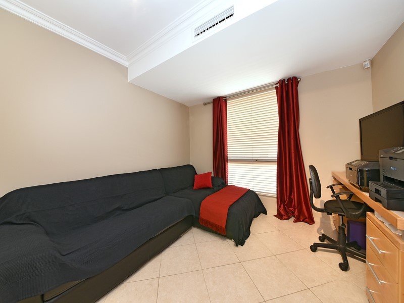 Photo - 18 Kinsale Drive, Mindarie WA 6030 - Image 17