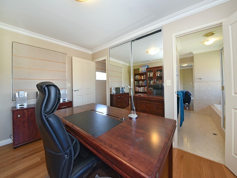 Photo - 18 Kinsale Drive, Mindarie WA 6030 - Image 21