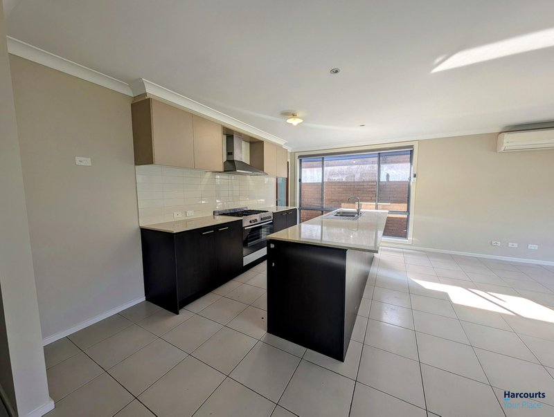 Photo - 18 Kobe Street, Ropes Crossing NSW 2760 - Image 3