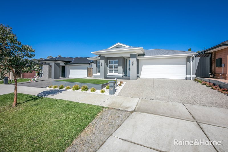 Photo - 18 Kokoda Drive, Sunbury VIC 3429 - Image 5