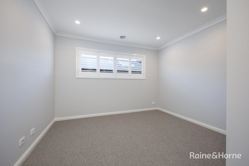 Photo - 18 Kokoda Drive, Sunbury VIC 3429 - Image 16