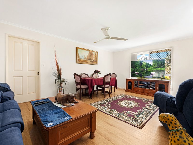 Photo - 18 Kookaburra Drive, Eli Waters QLD 4655 - Image 6