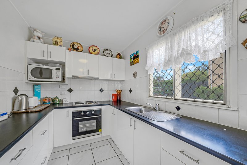 Photo - 18 Kraatz Avenue, Loganlea QLD 4131 - Image 7