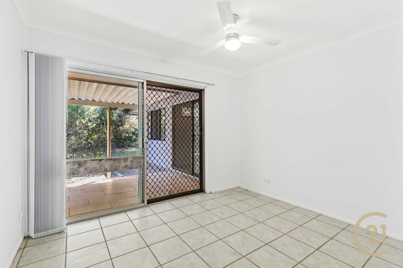 Photo - 18 Kuringal Drive, Ferny Hills QLD 4055 - Image 14