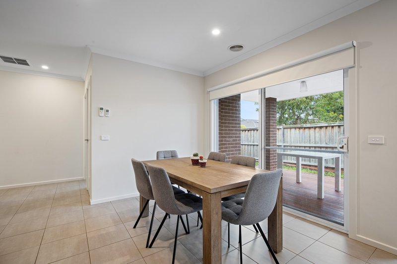 Photo - 18 Kurrali Crescent, Werribee VIC 3030 - Image 5