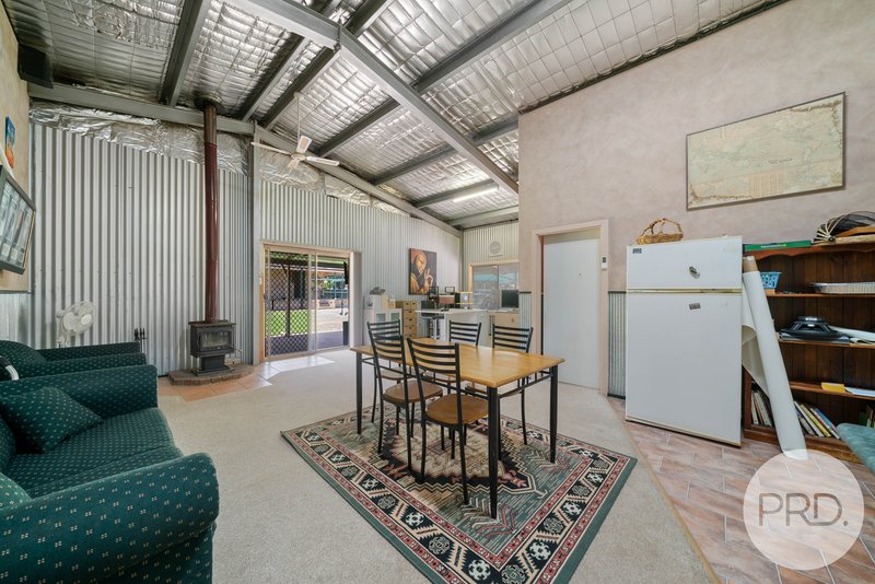 Photo - 18 Kyeamba Avenue, Lake Albert NSW 2650 - Image 15