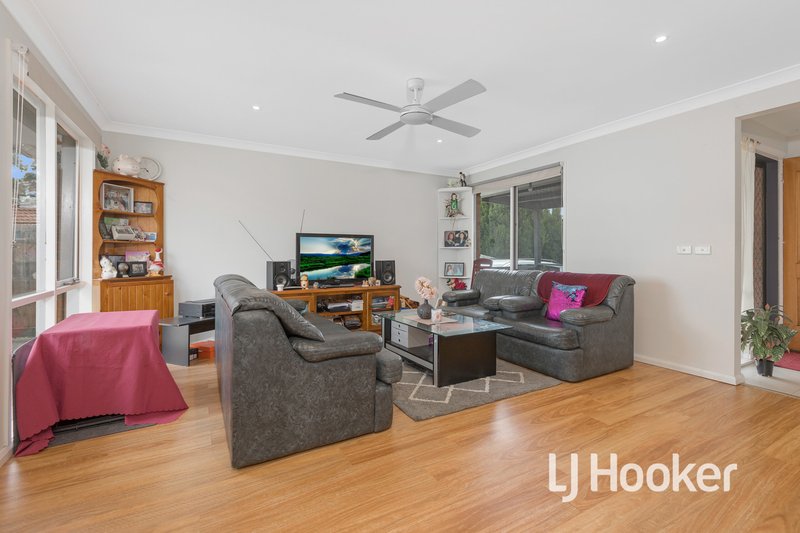 Photo - 18 Kylie Court, Hampton Park VIC 3976 - Image 5