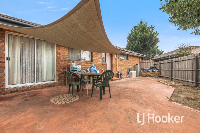 Photo - 18 Kylie Court, Hampton Park VIC 3976 - Image 9