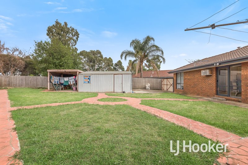 Photo - 18 Kylie Court, Hampton Park VIC 3976 - Image 10