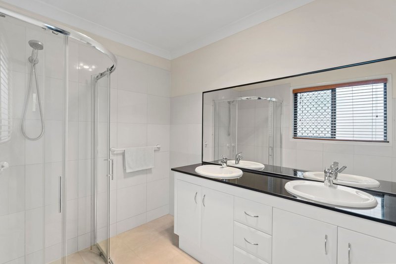 Photo - 18 Kyogle Street, Crestmead QLD 4132 - Image 13