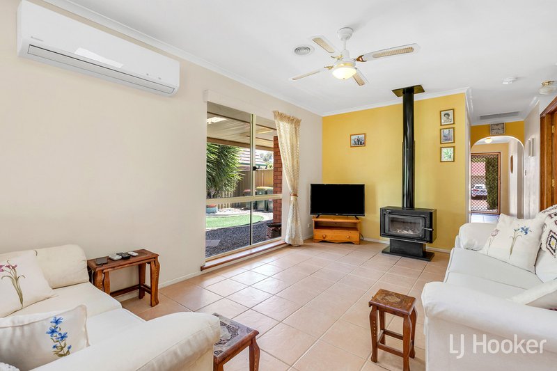 Photo - 18 Lachlan Drive, Craigmore SA 5114 - Image 4