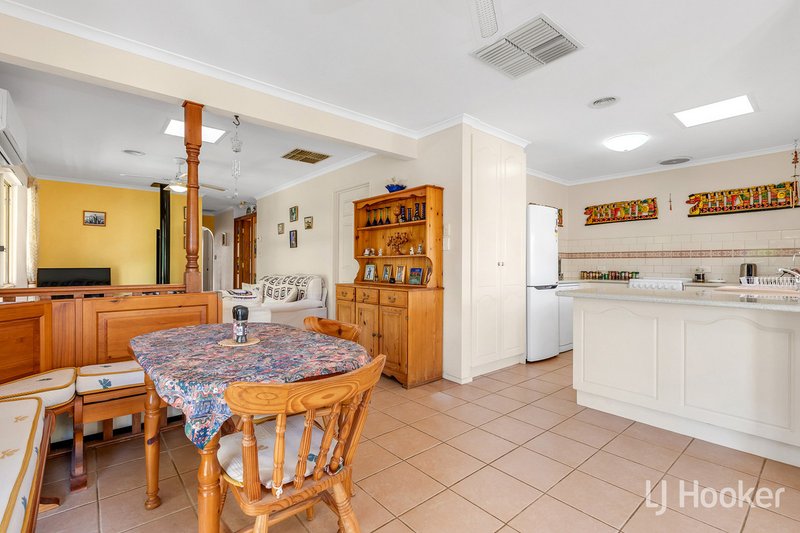 Photo - 18 Lachlan Drive, Craigmore SA 5114 - Image 7