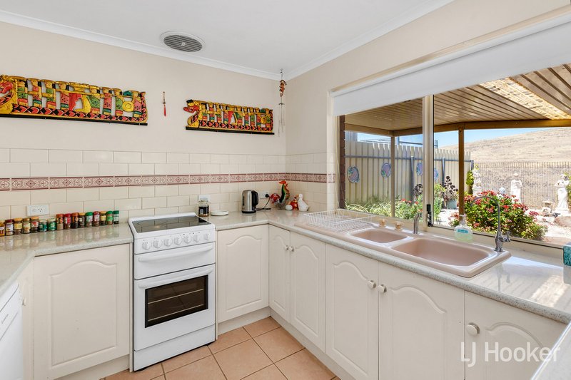 Photo - 18 Lachlan Drive, Craigmore SA 5114 - Image 9