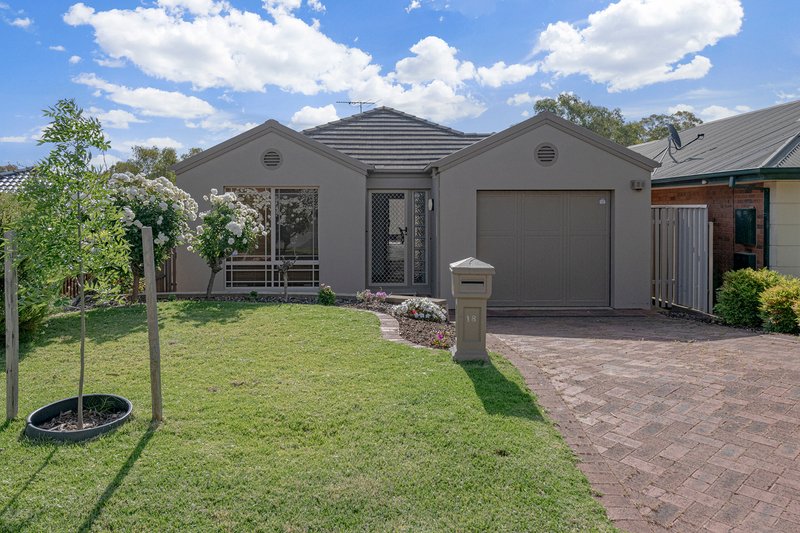 Photo - 18 Lachlan Street, Greenwith SA 5125 - Image 4