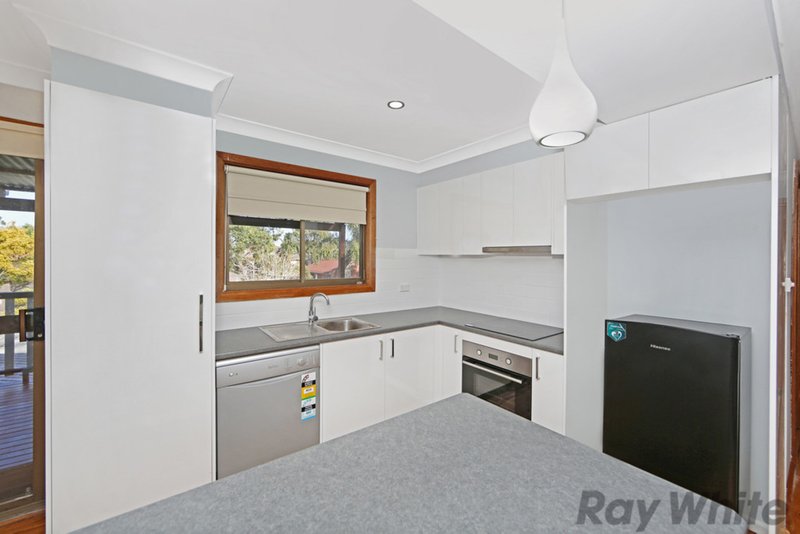 Photo - 18 Laelana Avenue, Budgewoi NSW 2262 - Image 2