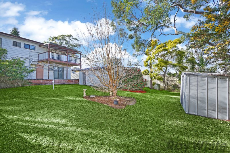 Photo - 18 Laelana Avenue, Budgewoi NSW 2262 - Image 3