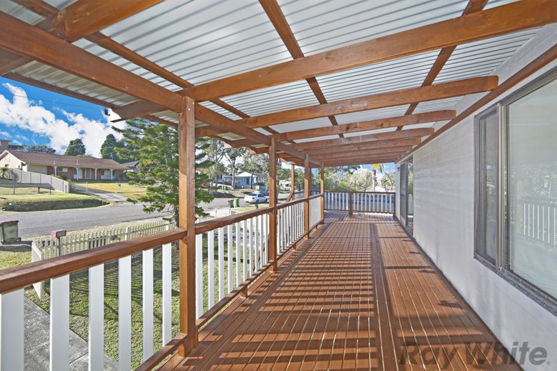 Photo - 18 Laelana Avenue, Budgewoi NSW 2262 - Image 9