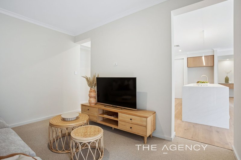 Photo - 18 Lake Carine Gardens, Carine WA 6020 - Image 20