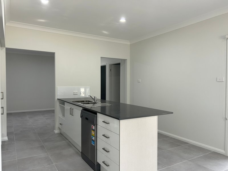 Photo - 18 Lakkari Close, Taree NSW 2430 - Image 4