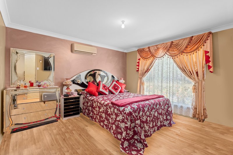 Photo - 18 Lamberth Road, Regents Park QLD 4118 - Image 6