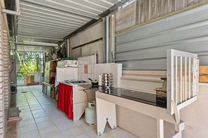 Photo - 18 Lamberth Road, Regents Park QLD 4118 - Image 15