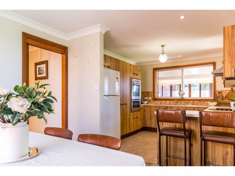 Photo - 18 Lambs Crescent, Vincentia NSW 2540 - Image 9