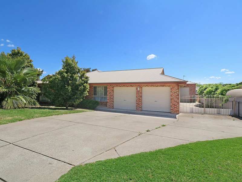 18 Lamilla Street, Glenfield Park NSW 2650