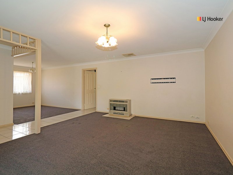 Photo - 18 Lamilla Street, Glenfield Park NSW 2650 - Image 2