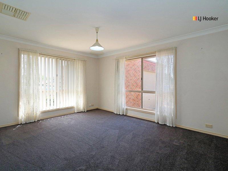 Photo - 18 Lamilla Street, Glenfield Park NSW 2650 - Image 6