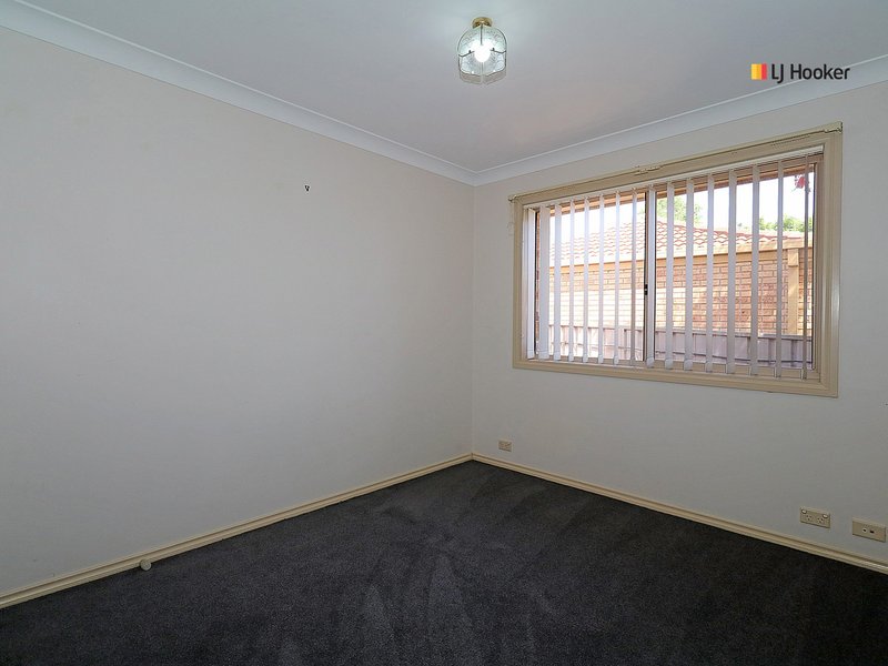 Photo - 18 Lamilla Street, Glenfield Park NSW 2650 - Image 9