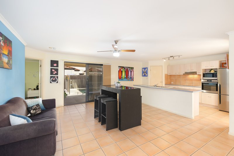 Photo - 18 Lanata Crescent, Mountain Creek QLD 4557 - Image 3