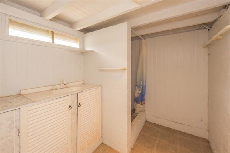 Photo - 18 Langmorn Street, Raglan QLD 4697 - Image 7