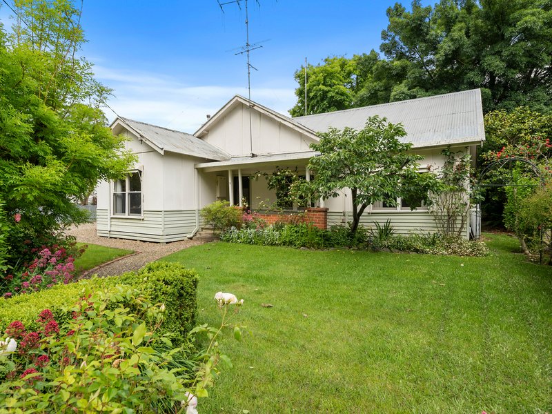 18 Lawrence Street, Myrtleford VIC 3737