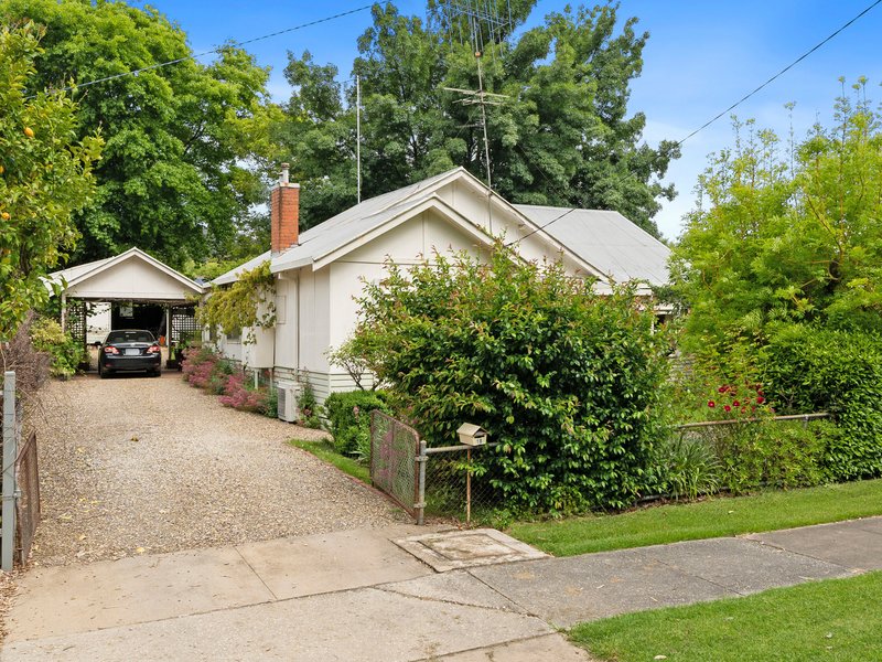 Photo - 18 Lawrence Street, Myrtleford VIC 3737 - Image 2