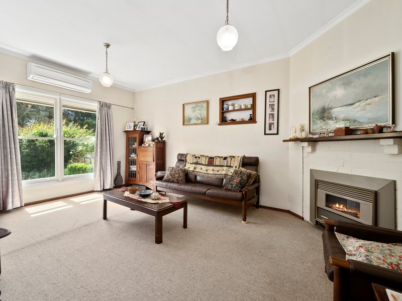 Photo - 18 Lawrence Street, Myrtleford VIC 3737 - Image 3