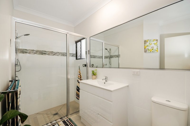 Photo - 18 Lawrie Avenue, Oonoonba QLD 4811 - Image 5