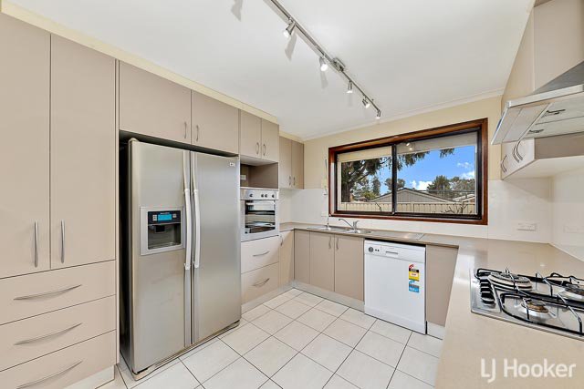 Photo - 18 Le Souef Crescent, Florey ACT 2615 - Image 4