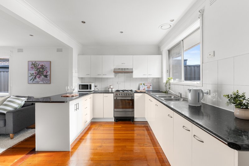 Photo - 1/8 Leila Court, Thomastown VIC 3074 - Image 3