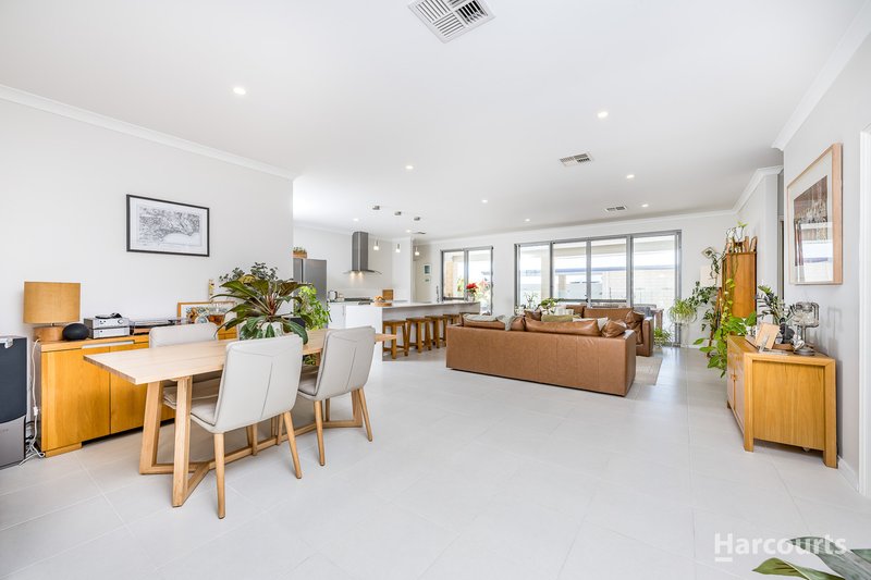 Photo - 18 Lifeboat Road, Jindalee WA 6036 - Image 6