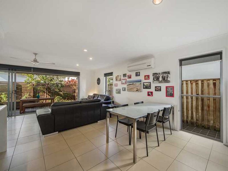 Photo - 18 Lillie Street, Burleigh Waters QLD 4220 - Image 6