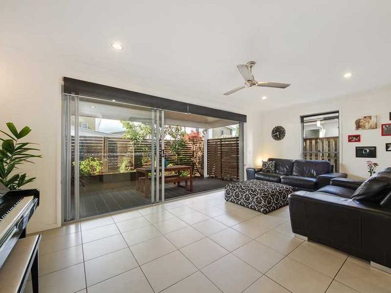 Photo - 18 Lillie Street, Burleigh Waters QLD 4220 - Image 7