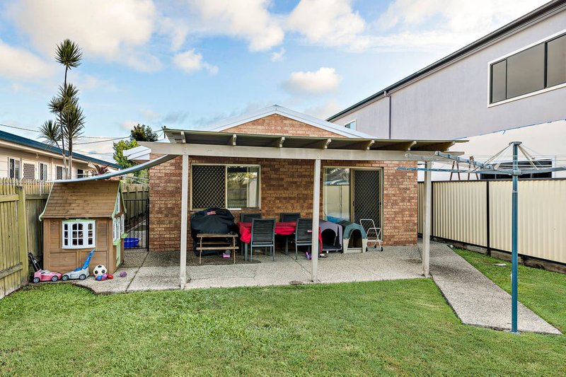 Photo - 18 Lime Street, Redcliffe QLD 4020 - Image 13