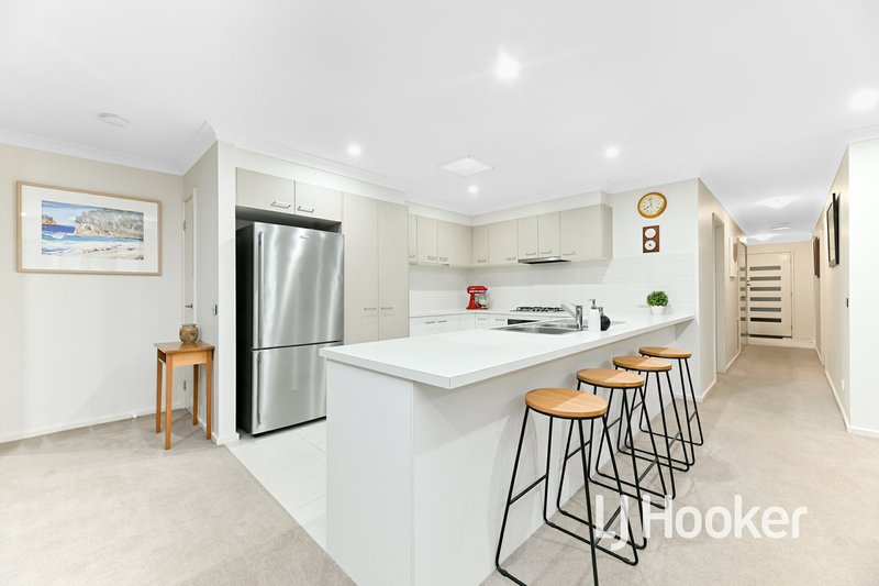 Photo - 18 Lindeman Street, Berwick VIC 3806 - Image 2