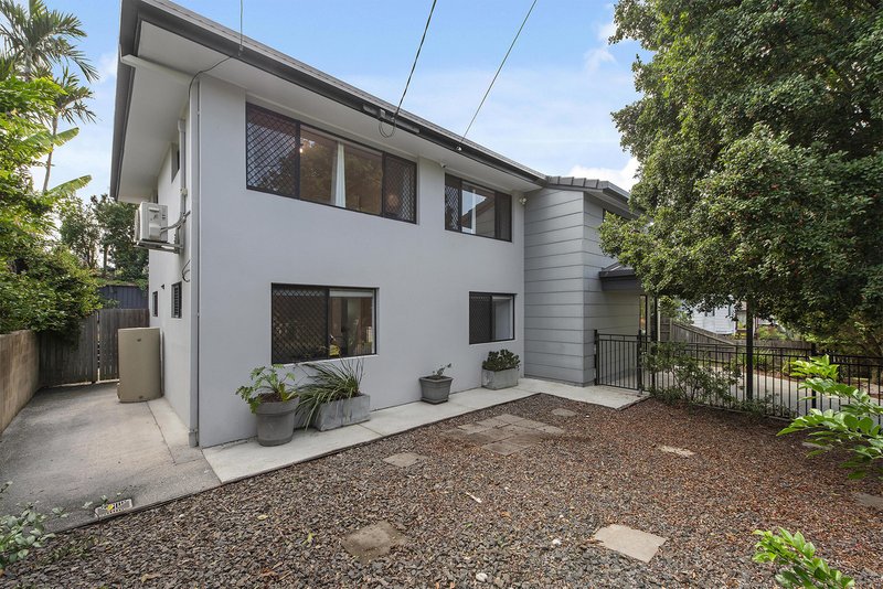 Photo - 18 Linfield Street, Mansfield QLD 4122 - Image 2