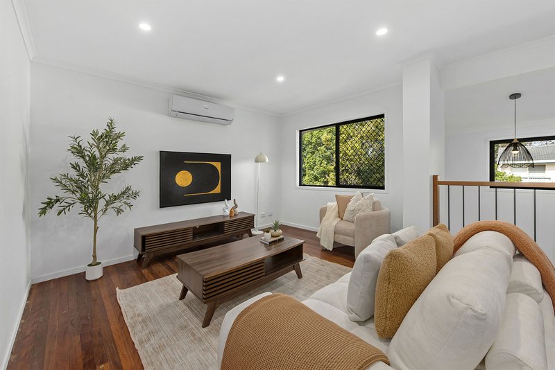 Photo - 18 Linfield Street, Mansfield QLD 4122 - Image 6