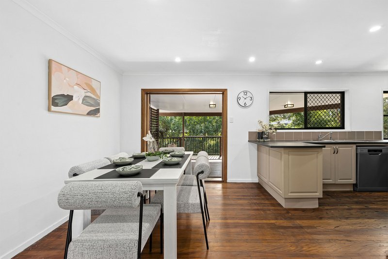 Photo - 18 Linfield Street, Mansfield QLD 4122 - Image 7