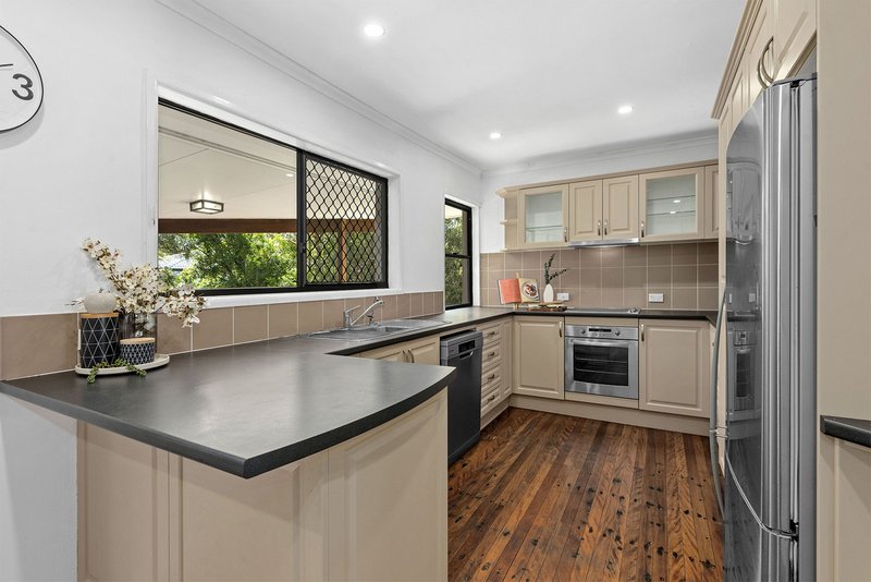 Photo - 18 Linfield Street, Mansfield QLD 4122 - Image 8