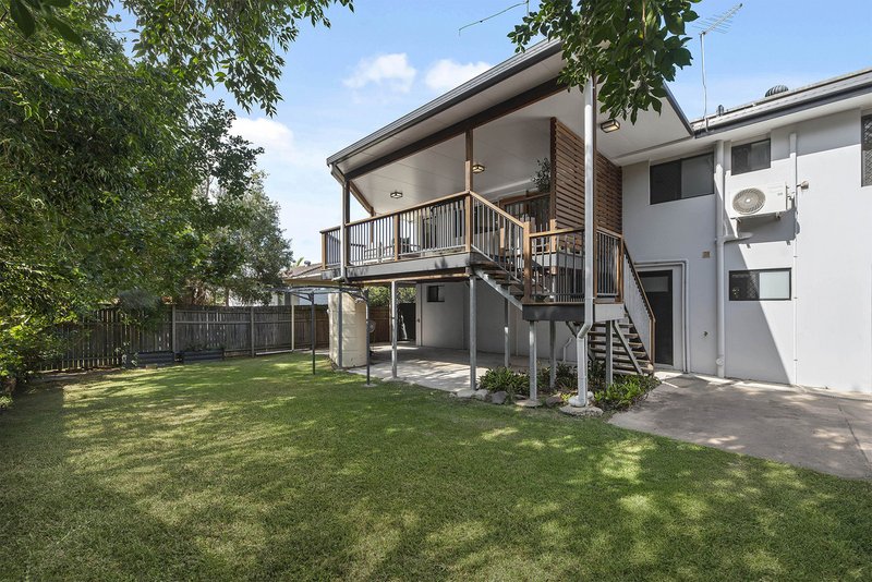 Photo - 18 Linfield Street, Mansfield QLD 4122 - Image 10