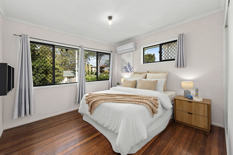 Photo - 18 Linfield Street, Mansfield QLD 4122 - Image 12